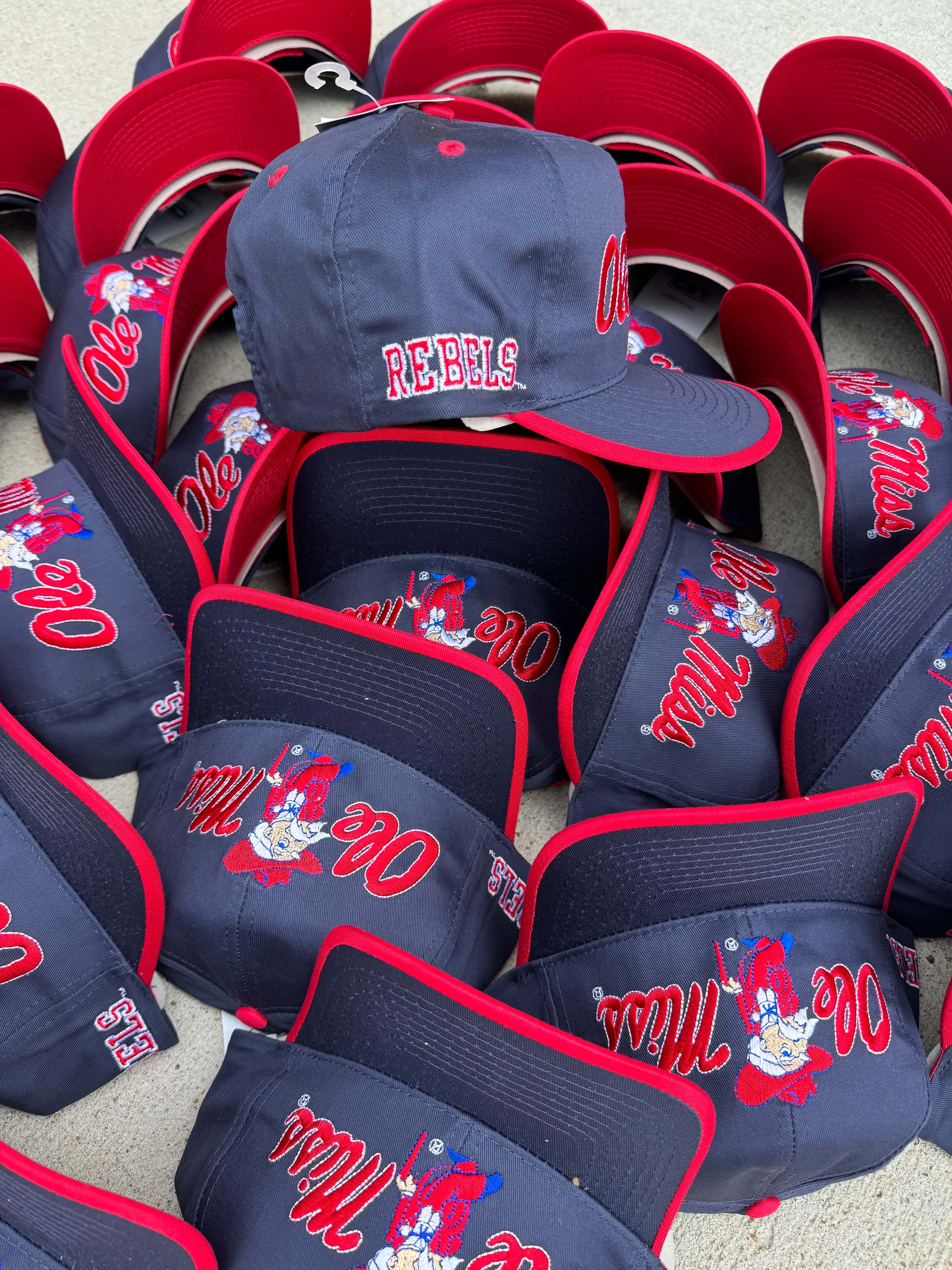 Ole Miss vintage 90s dead stock hat